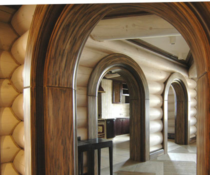 Деревянные арки в интерьере деревянного дома Руза